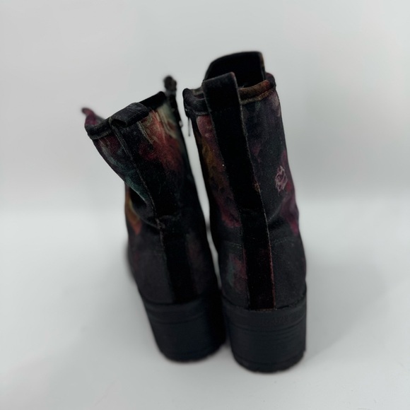 Madden Girl Eloisee Black Velvet Floral Combat Boots Women’s 8 - Picture 5 of 9